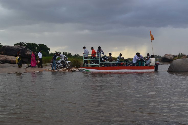 Crossing Tungabhadra River, Hampi